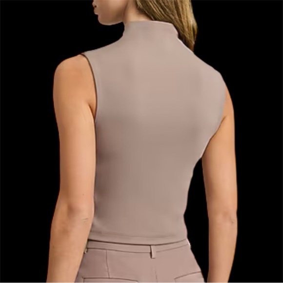 Express Body Contour High Compression Mock Neck Cropped Tank - Picture 2 of 6